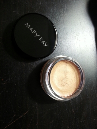 This is the Mary Kay Cream Eye Color in Apricot Twist. This is a beautiful shimmery gold cream eyeshadow. It warms up your lids and gives them a beautiful grecian goddess look.